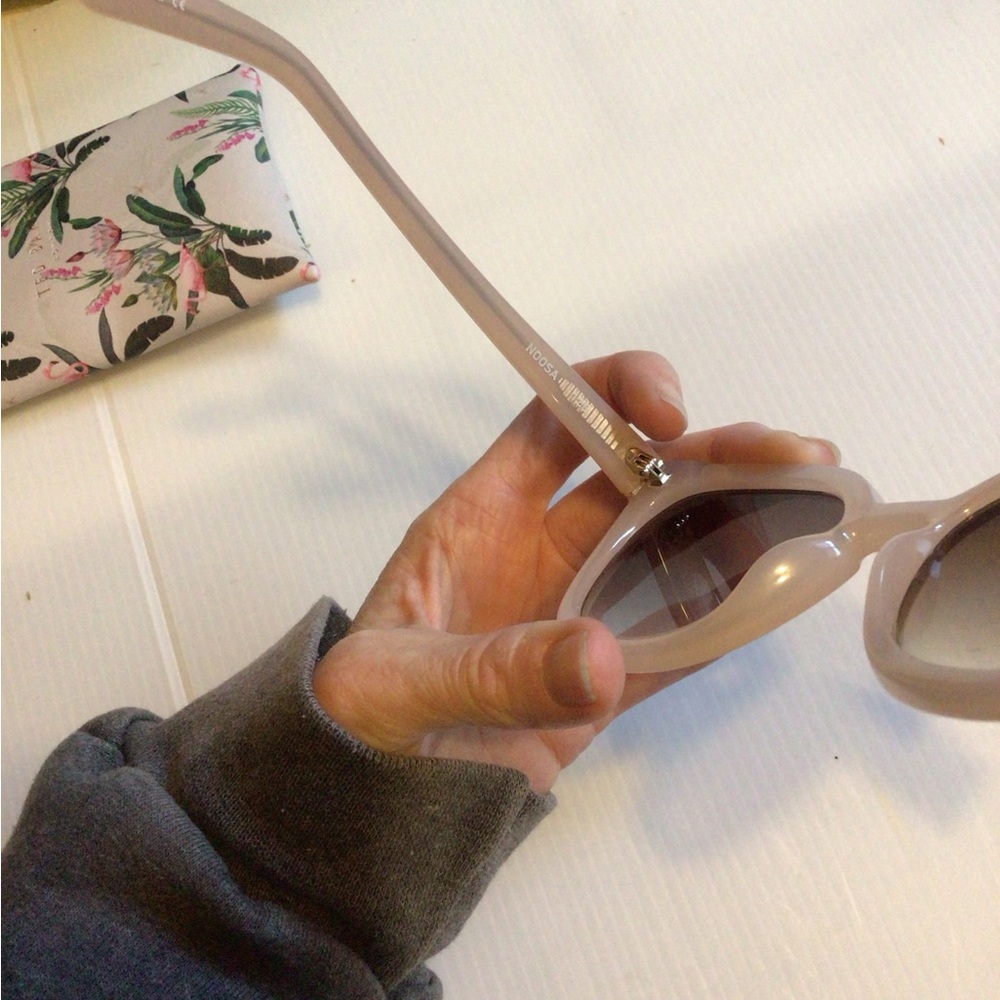SALE 1 left! Rare Quay pink tortoise Noosa *read - Picture 3 of 9